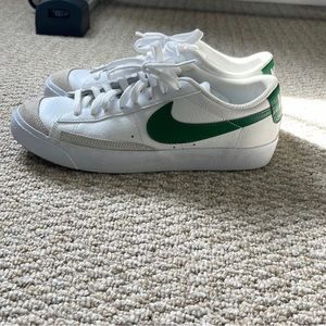Nike White and Green Women's Sneakers